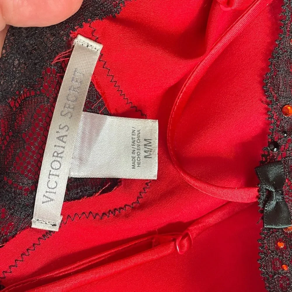 VTG Victorias Secret Silver Lable Red Satin Lace Trim Slip Elegant Nightwear M